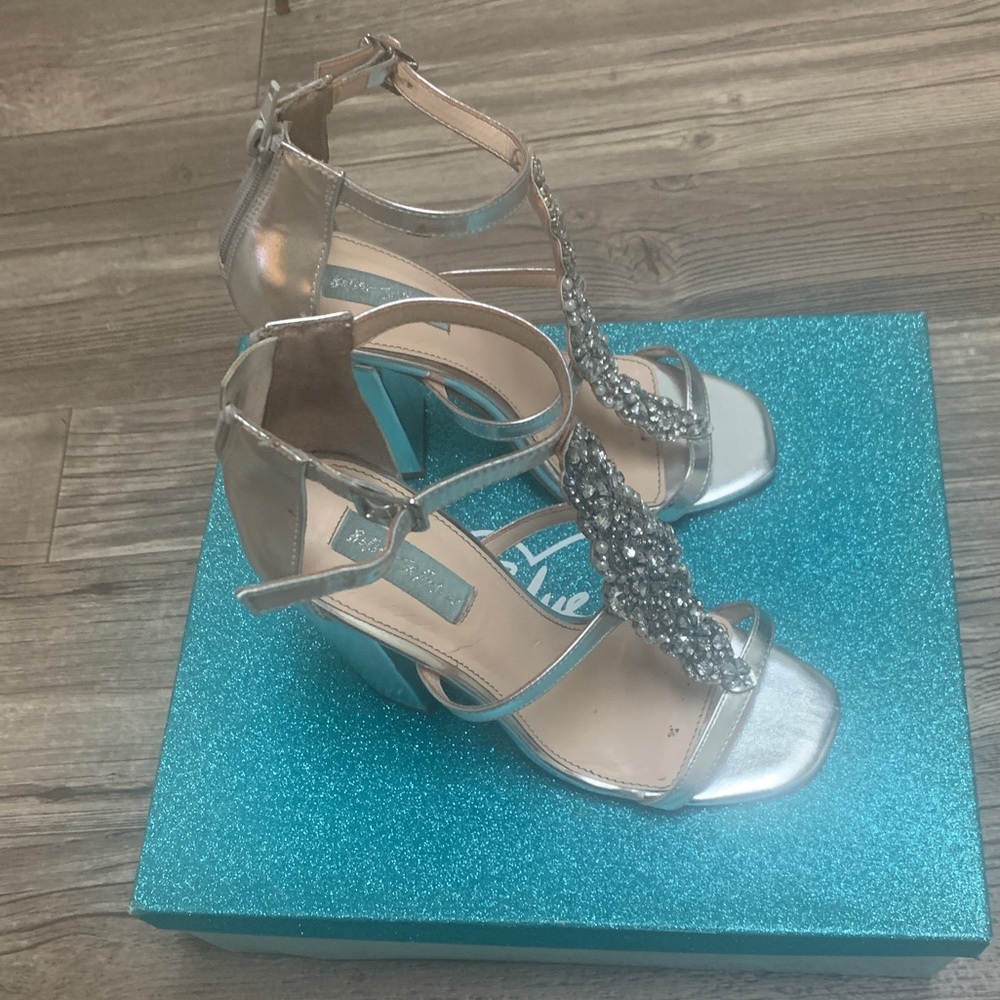 Blue by Betsey Johnson silver block heels (size 7)